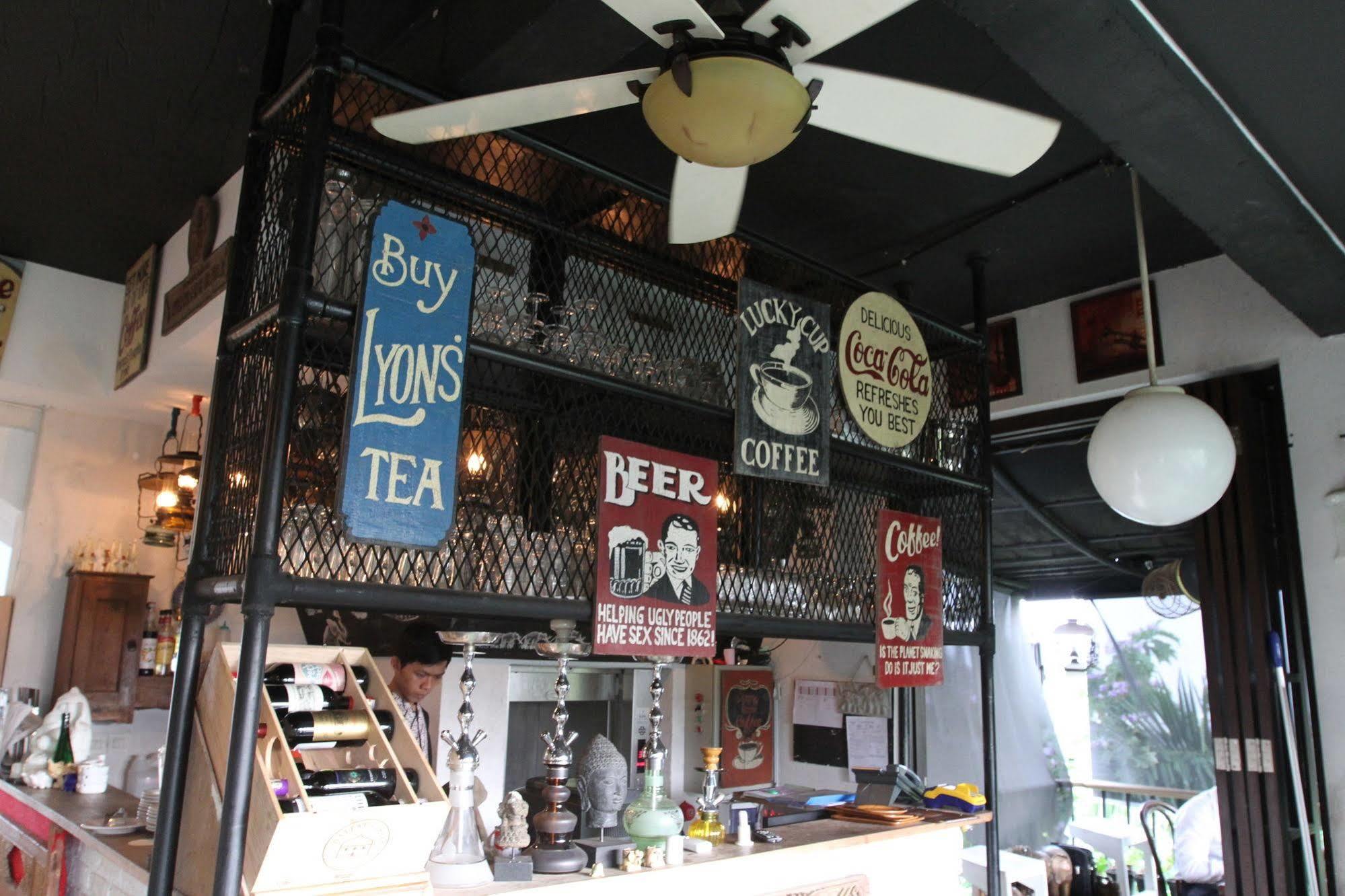 Capital O 852 The Silk At Dago Hotel Bandung Exterior photo