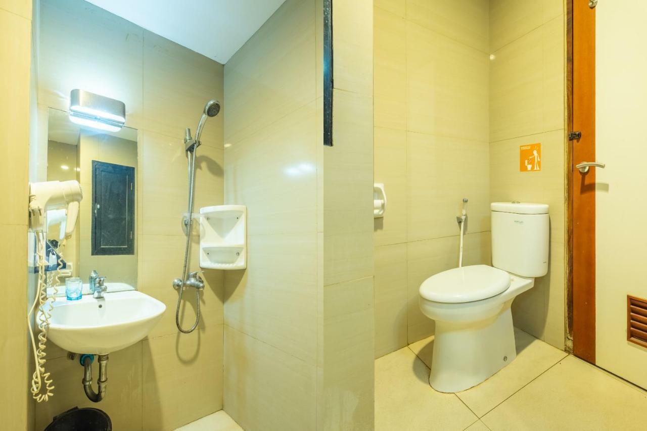 Capital O 852 The Silk At Dago Hotel Bandung Exterior photo