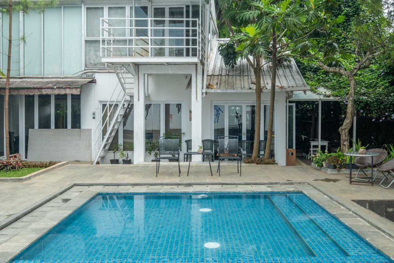 Capital O 852 The Silk At Dago Hotel Bandung Exterior photo