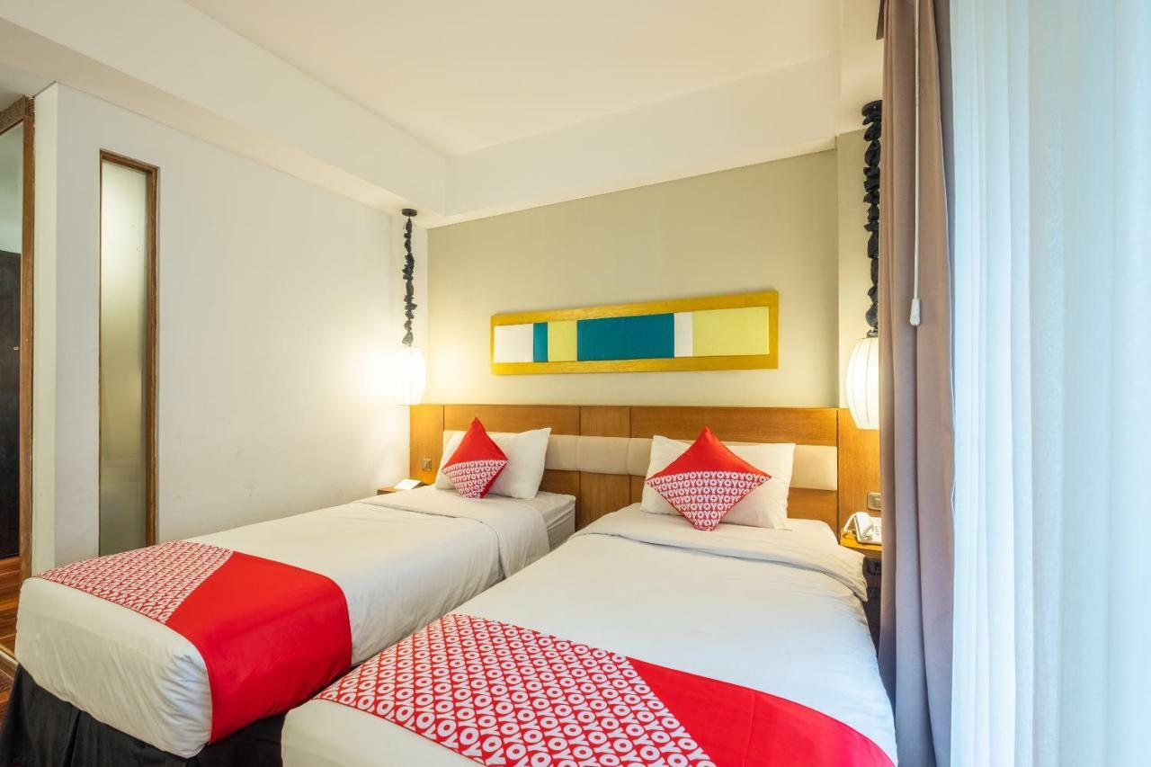 Capital O 852 The Silk At Dago Hotel Bandung Exterior photo