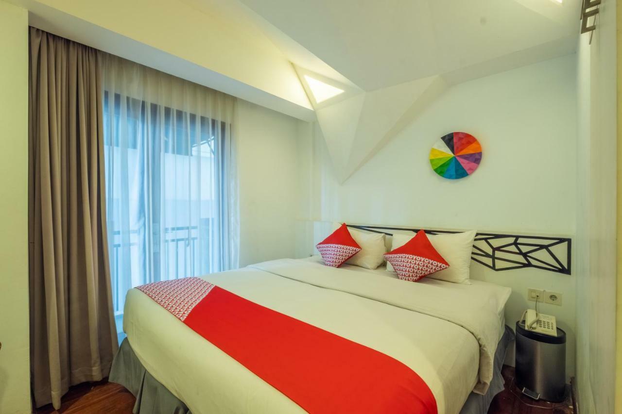 Capital O 852 The Silk At Dago Hotel Bandung Exterior photo